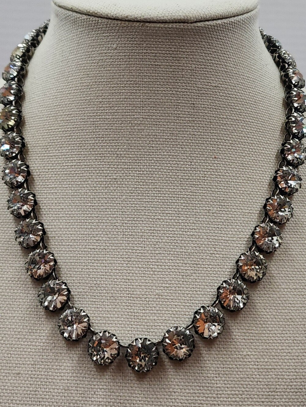 18" Stella & Dot rhinestone silver necklace